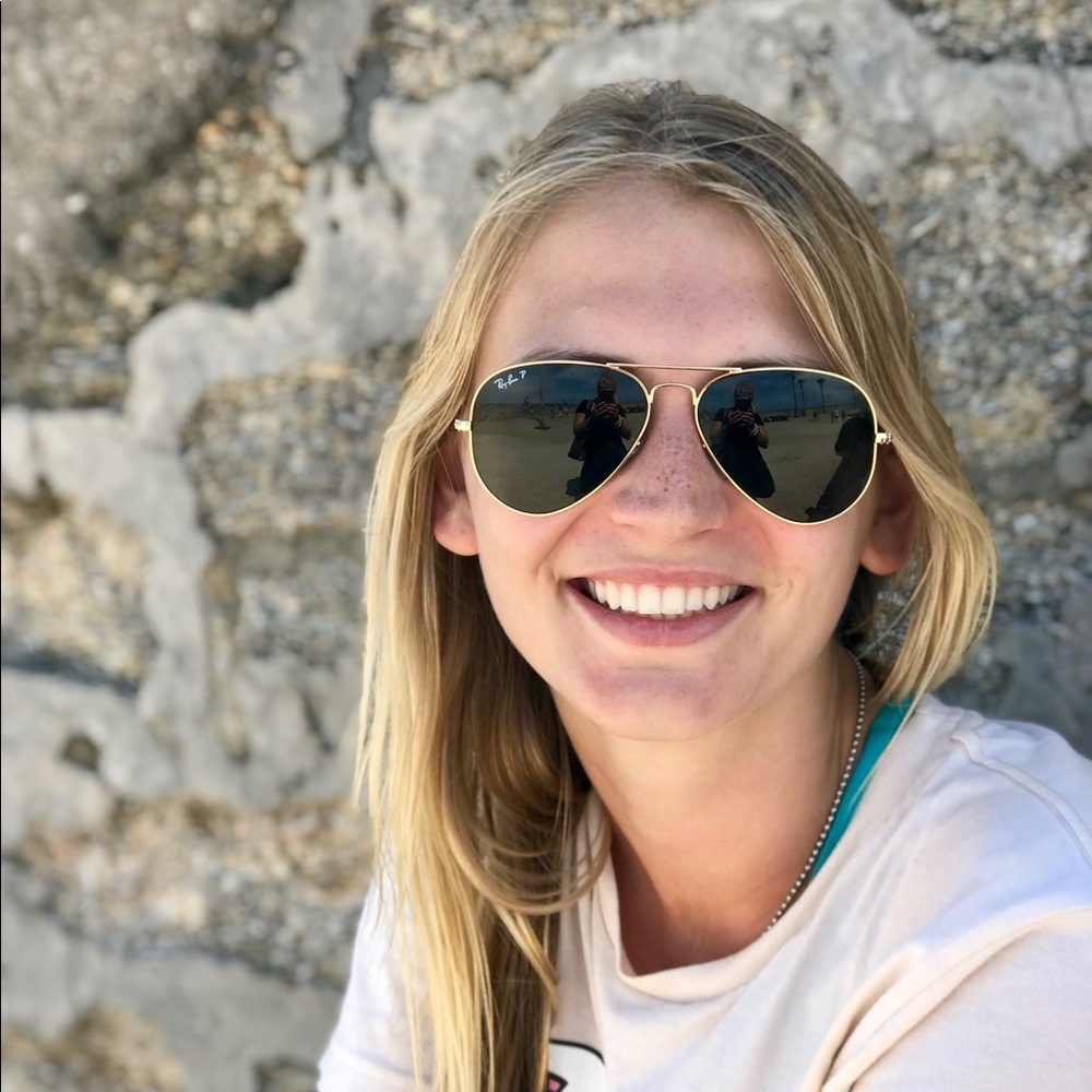 Meet your Posher, Lauren